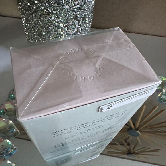 VICTORIA'S SECRET DARING Eau de Parfum - Bold & Seductive New
Arrival - Picture 12 of 17